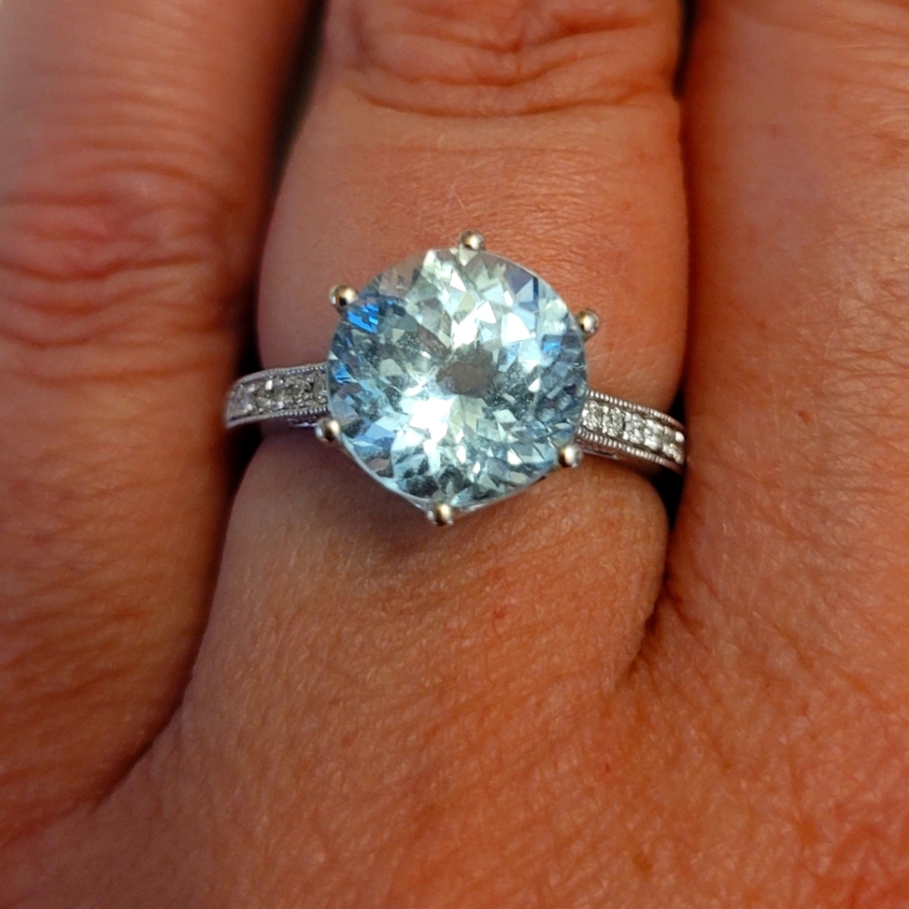Effy Aquamarine and Diamond Ring